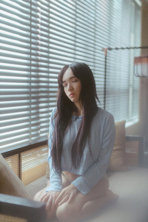 人妻亂伦电影在线